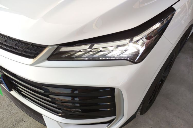 GEELY Coolray 2025 car image #23