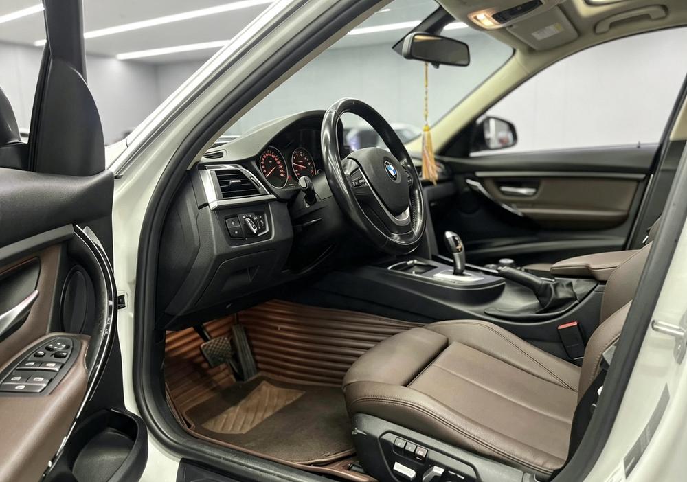 BMW 3 Series 2018 #12 BMW 3 Series 2018 car image #12