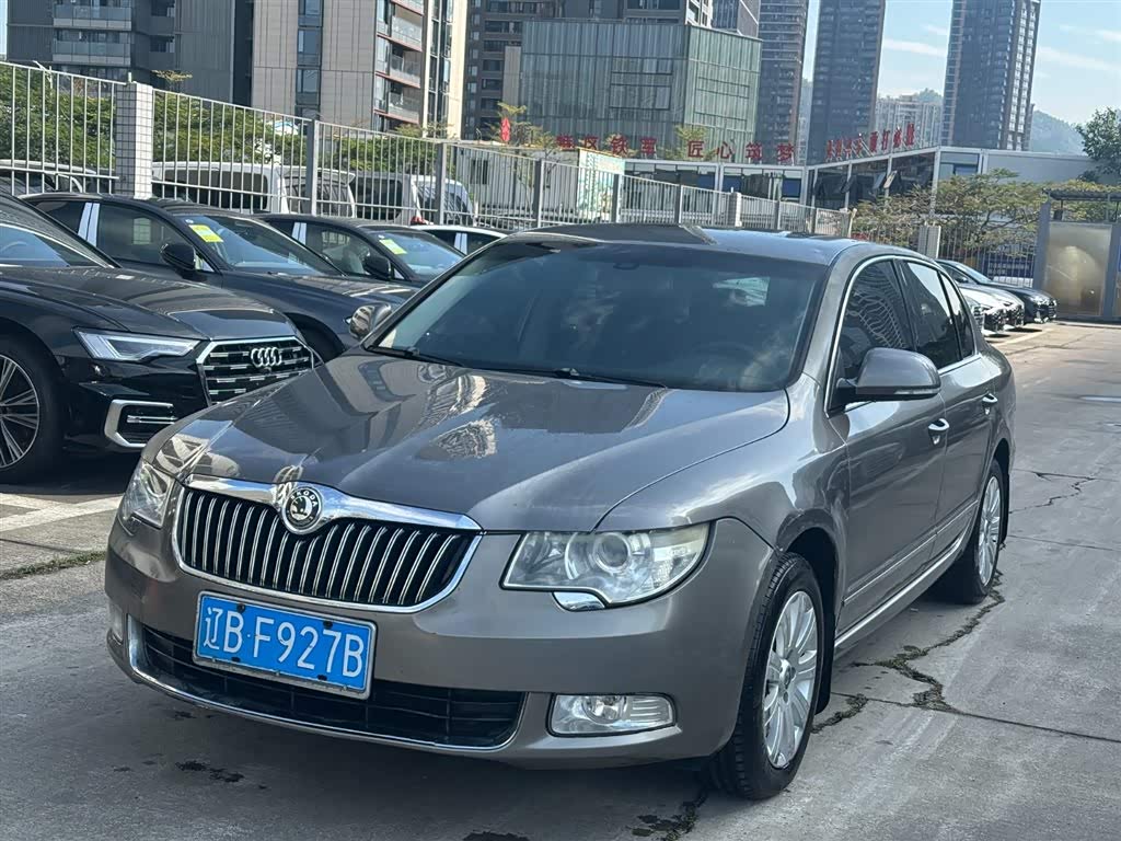 Skoda Superb 2011 Skoda Superb 2011 immagine di auto