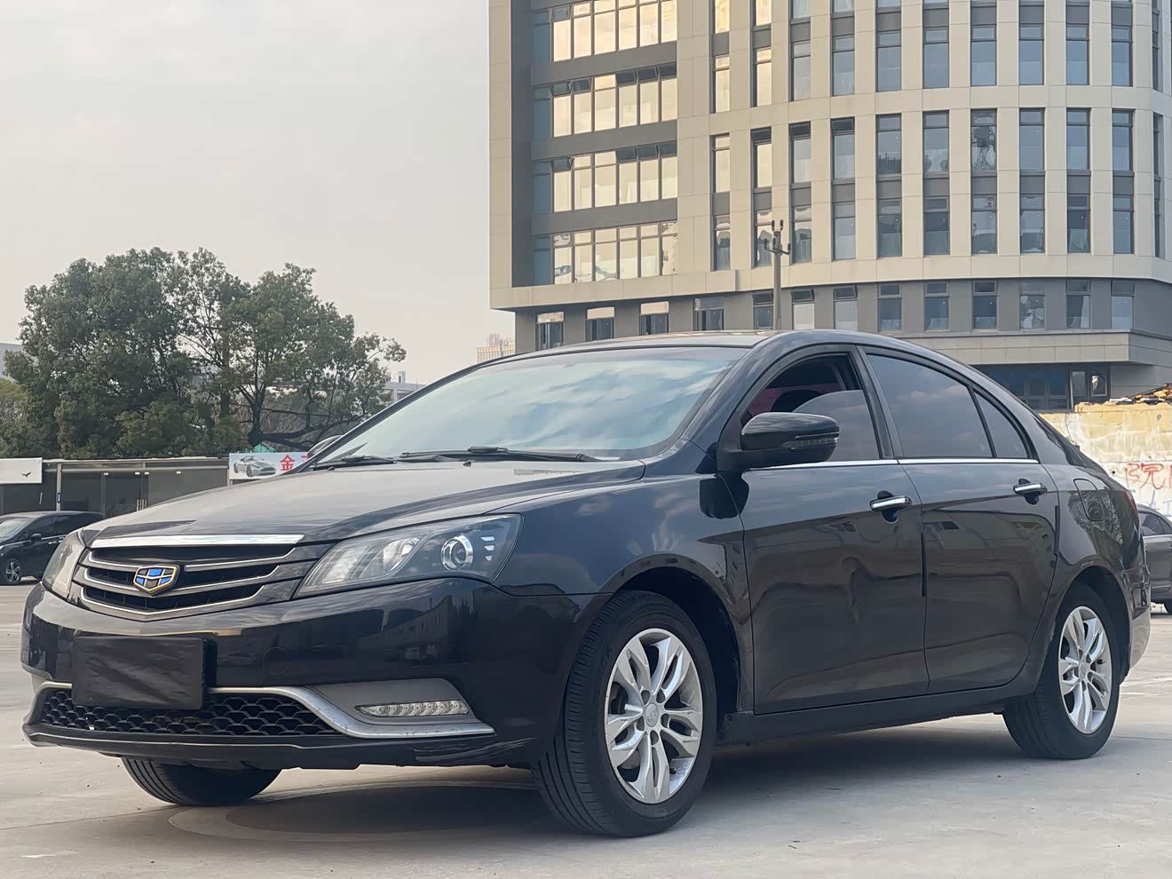 GEELY Emgrand 2015 car image 