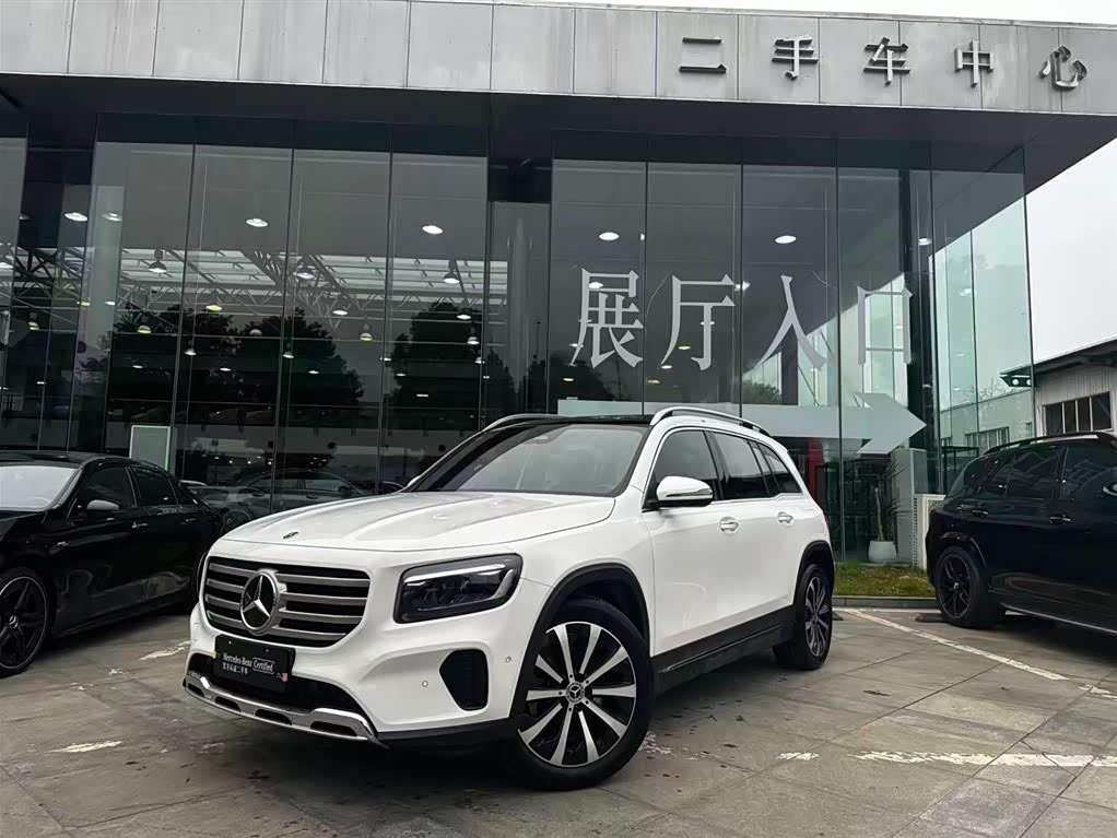 Mercedes-Benz GLB Class 2024 car image 
