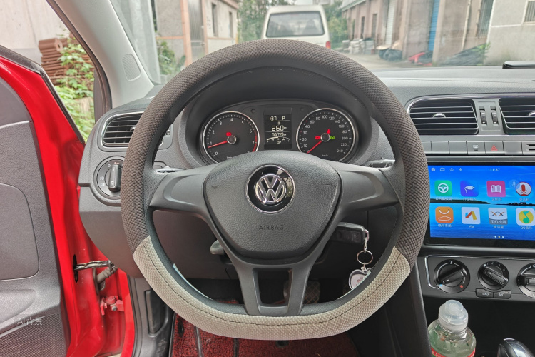 Volkswagen Polo 2016 #12 Volkswagen Polo 2016 car image #12