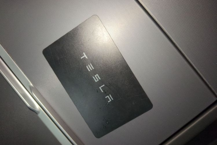 Tesla Model 3 2024 car image #9