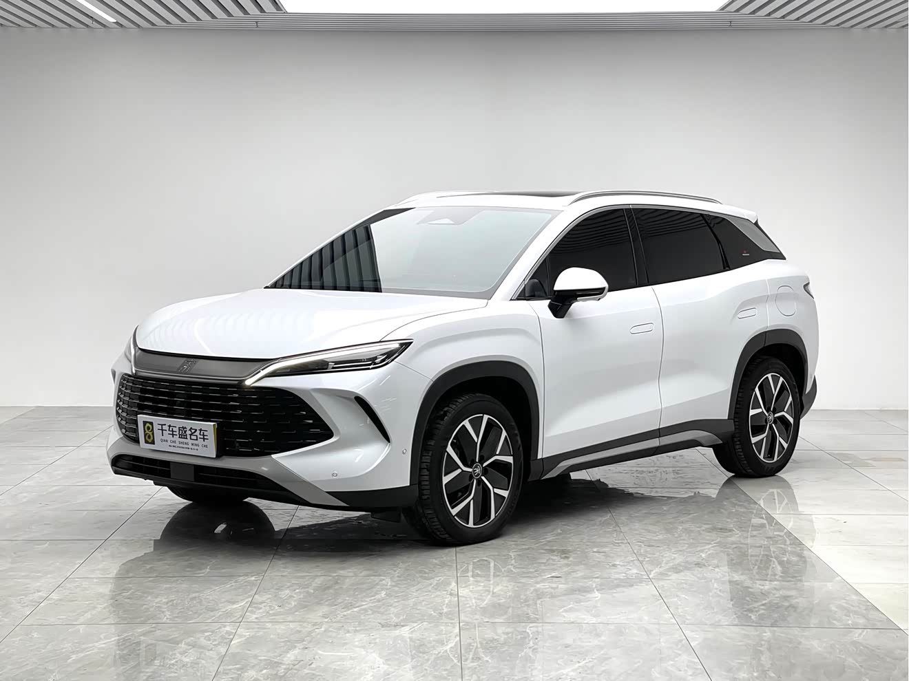 BYD SongL DM-i 2024 BYD SongL DM-i 2024 car image