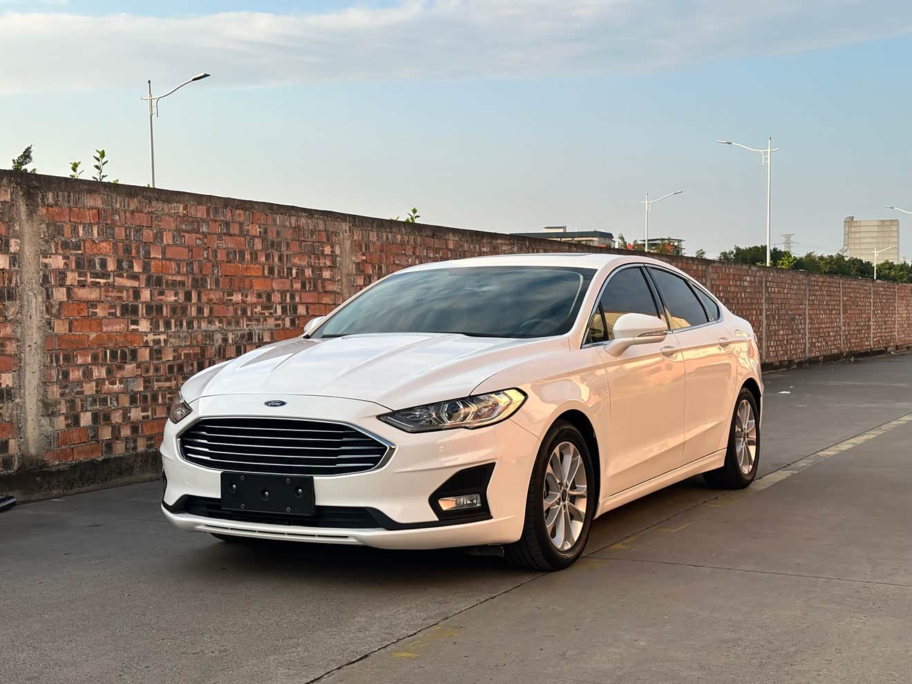 Ford Mondeo 2020 car image 