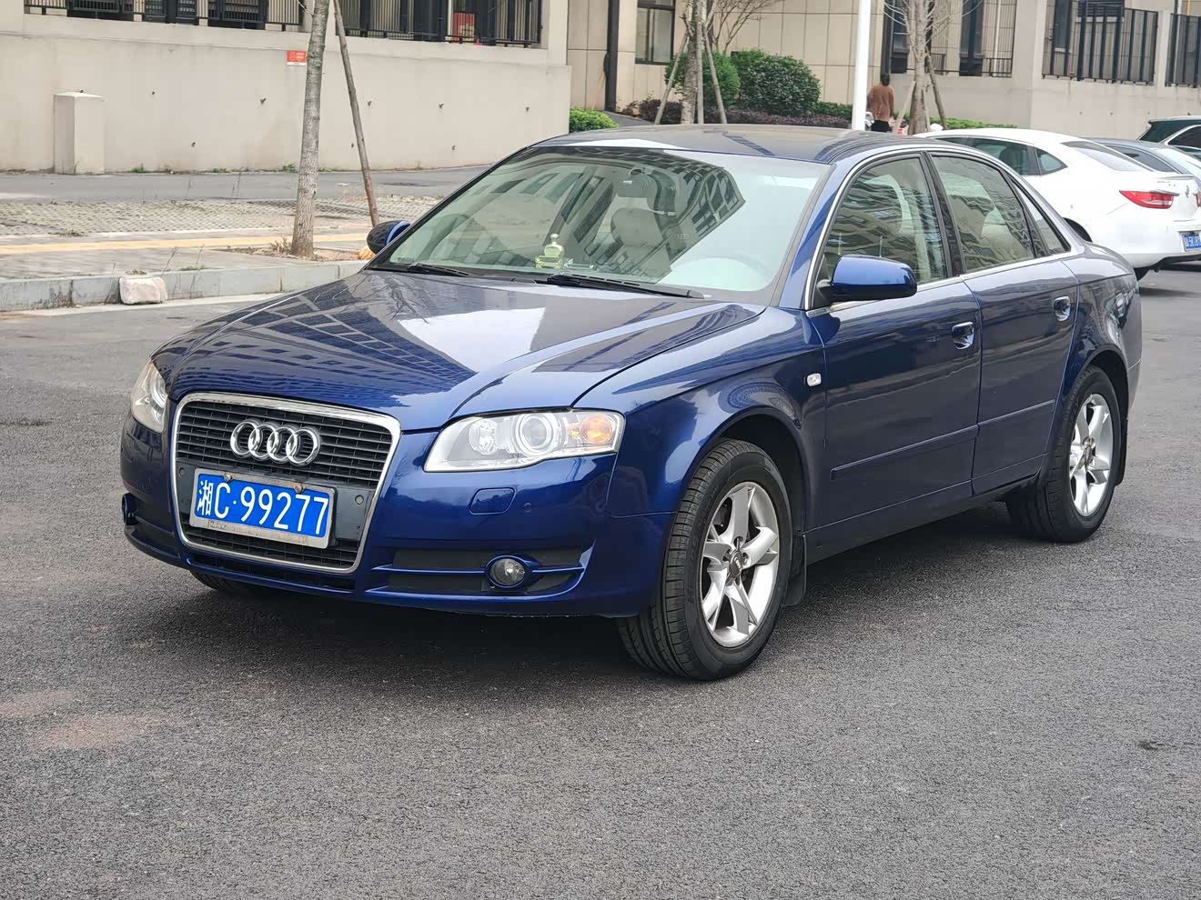 Audi A4 2008 car image 