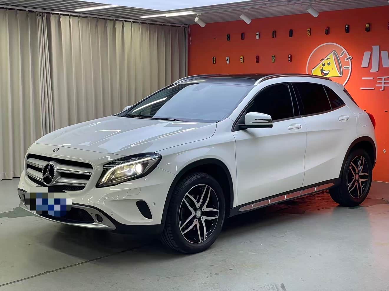 Mercedes-Benz GLA Class 2015 car image 