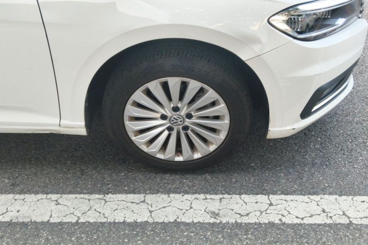 Volkswagen Lavida 2019 car image #9