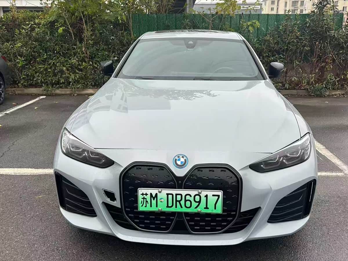 BMW i4 2023 BMW i4 2023 immagine di auto