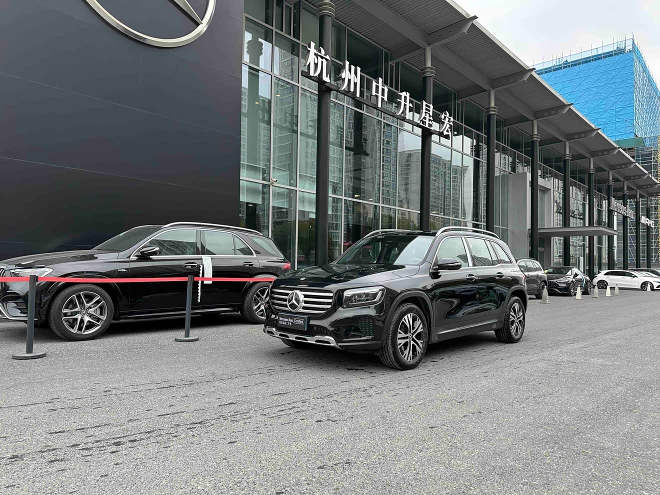 Mercedes-Benz GLB Class 2025 car image 