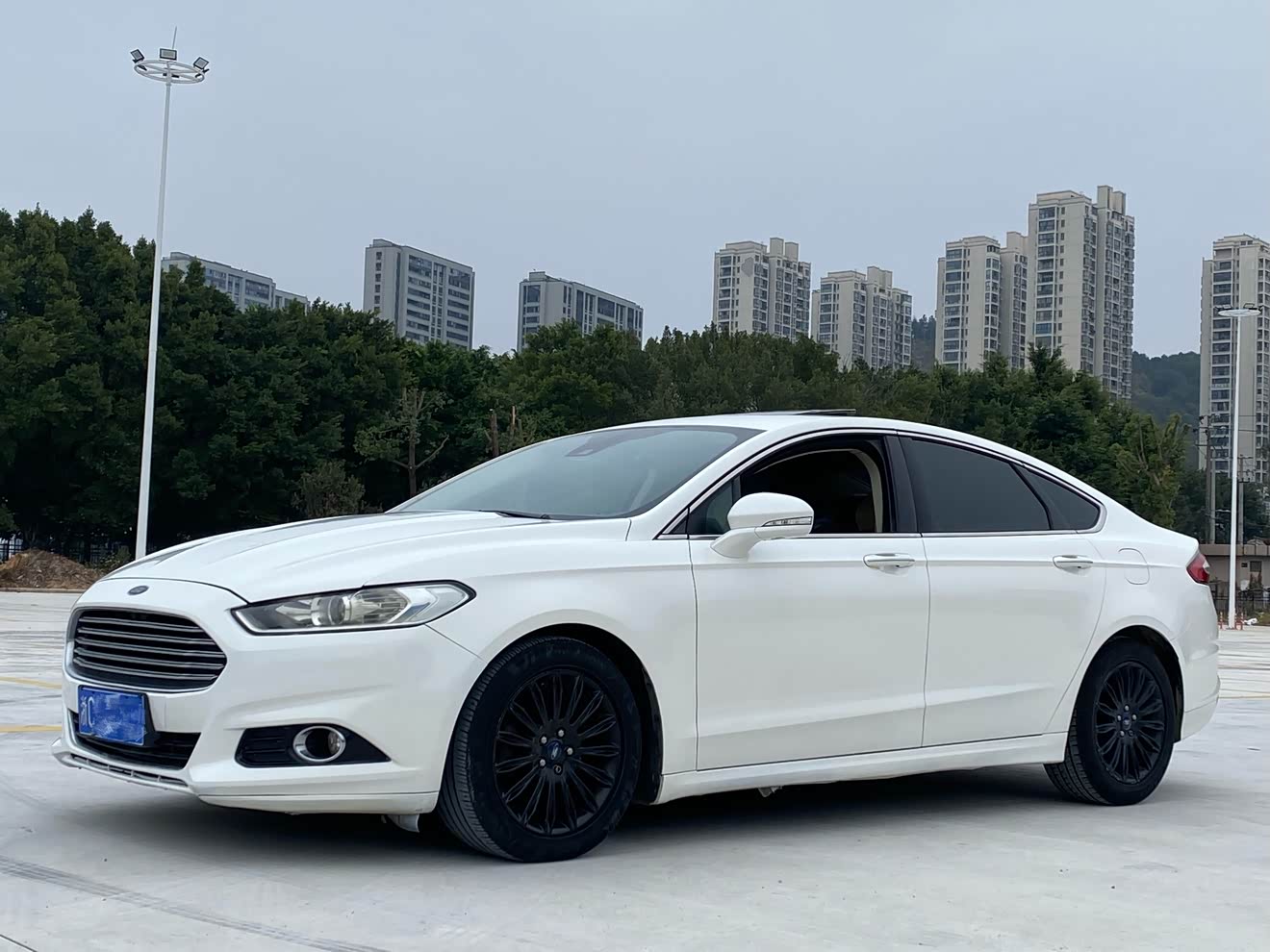 Ford Mondeo 2013 Ford Mondeo 2013 car image