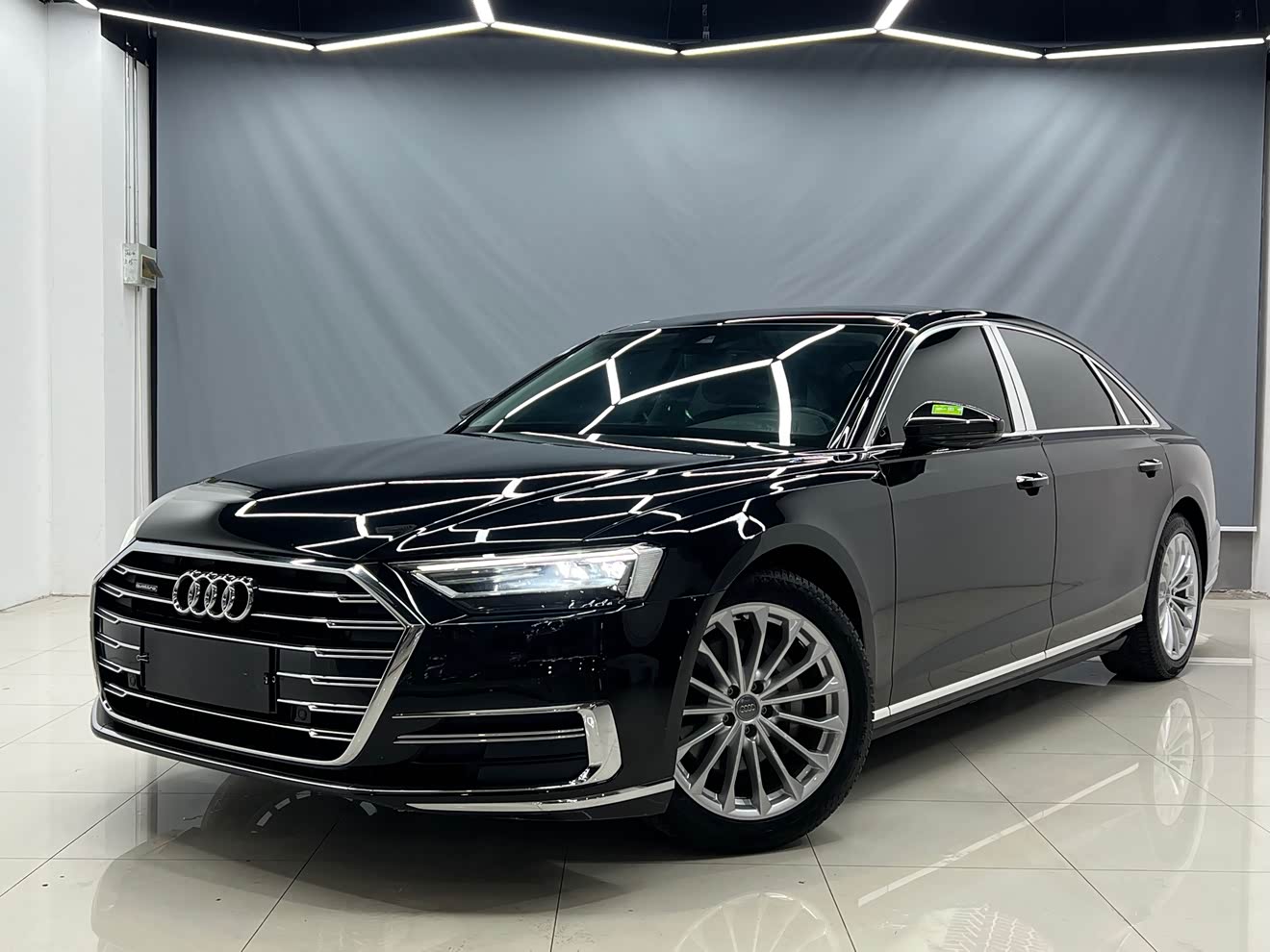 Audi A8 2020 汽车图片 