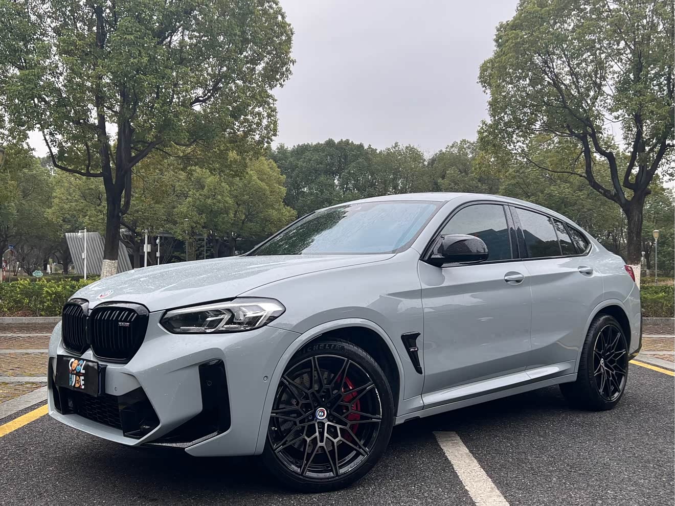 BMW X4 M 2023 汽车图片 