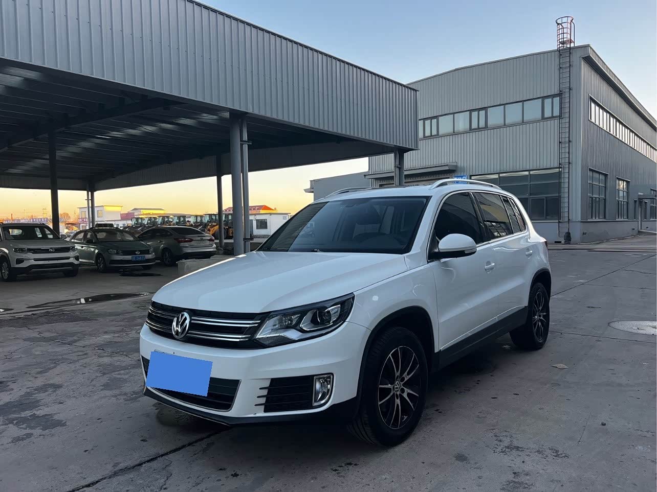 Volkswagen Tiguan 2015 car image 