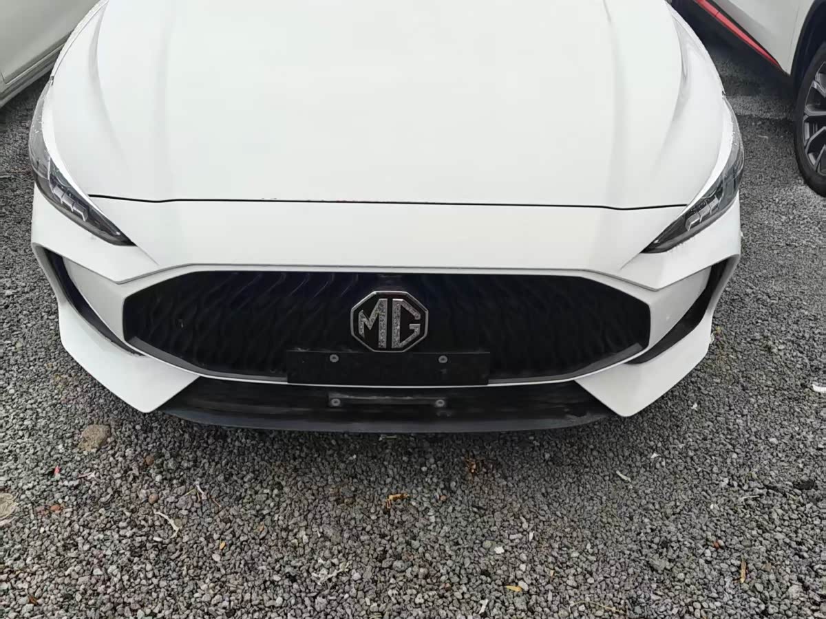 MG 5 2022 immagine di auto 