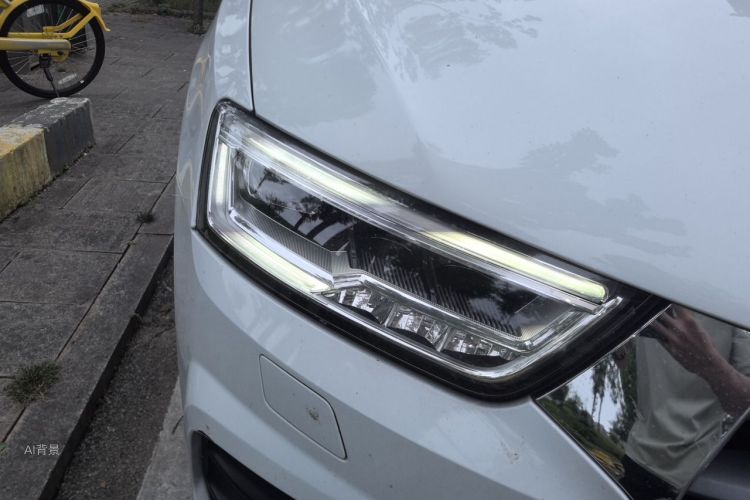 Audi Q3 2019 car image #8