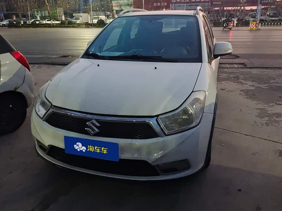 Suzuki SX4 2015 汽车图片 