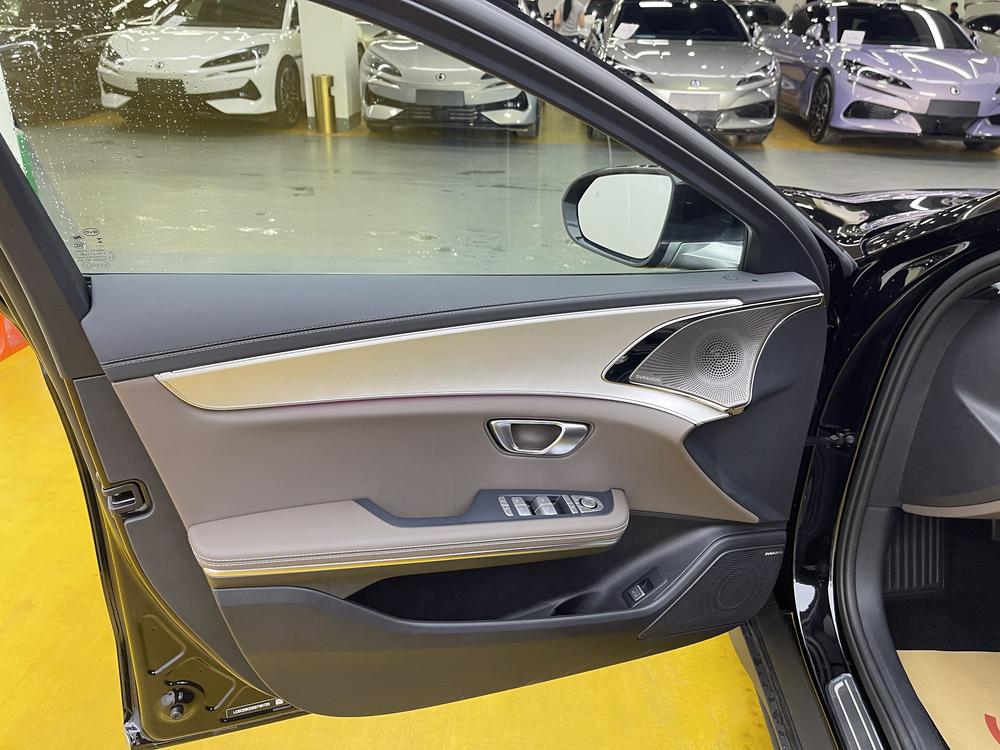 BYD Han 2026 car image #9