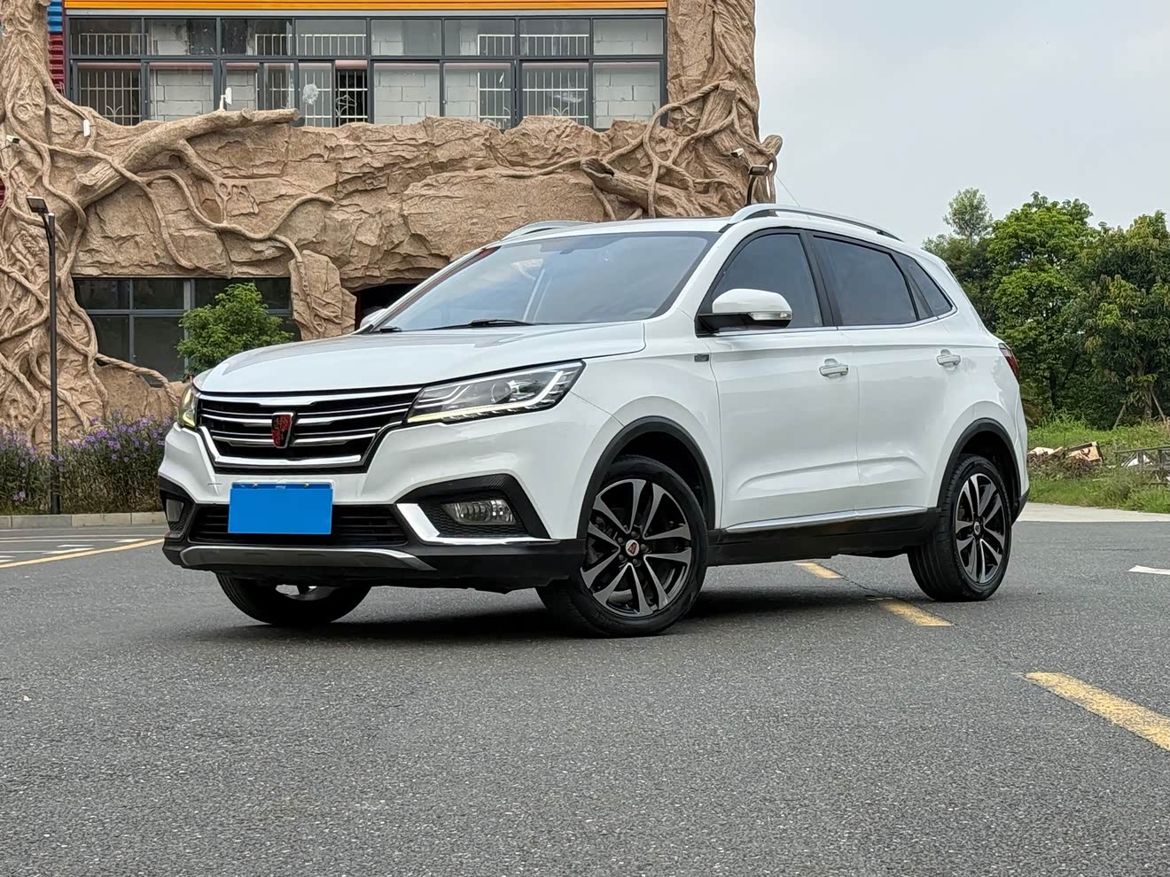 Roewe RX3 2019 car image 