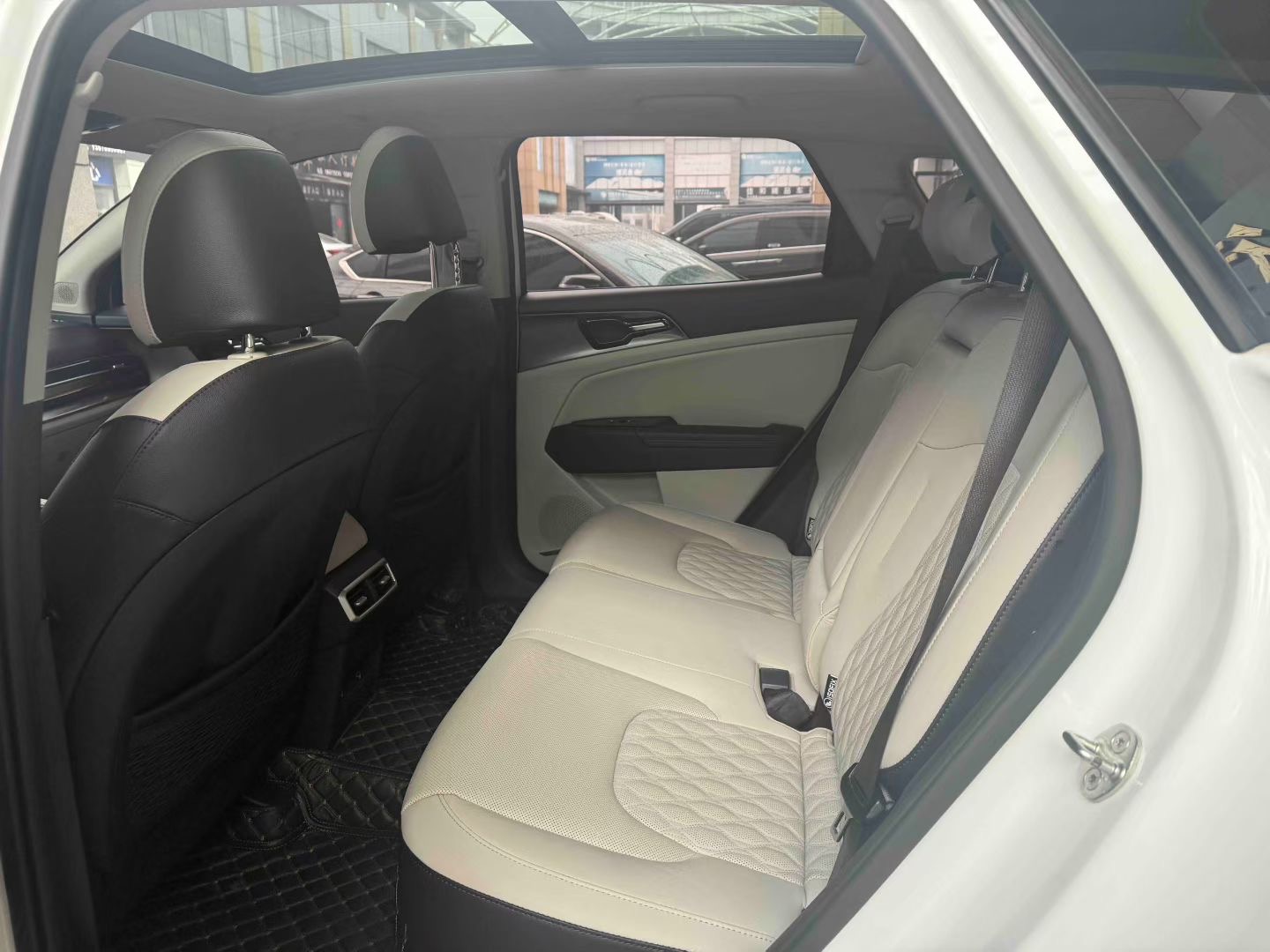Kia Sportage 2023 car image #8