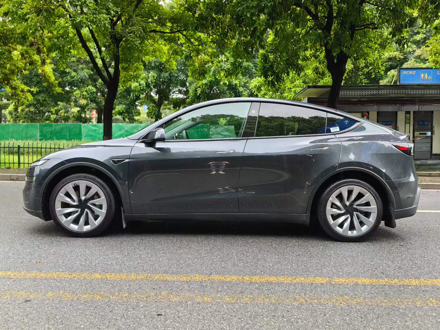 Tesla Model Y 2026 #3 Tesla Model Y 2026 car image #3
