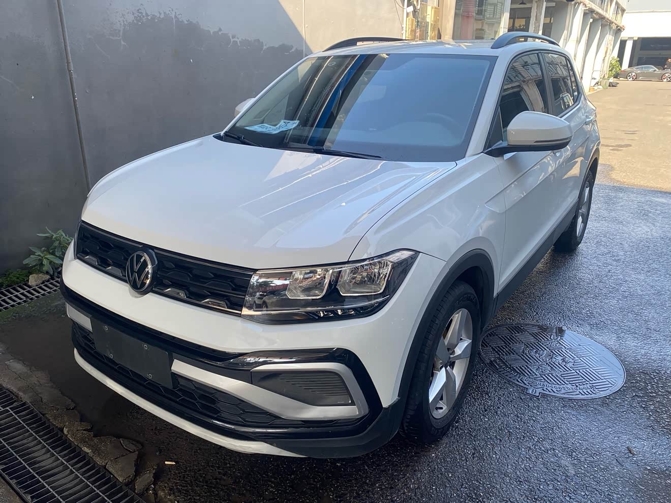 Volkswagen T-Cross 2023 car image 
