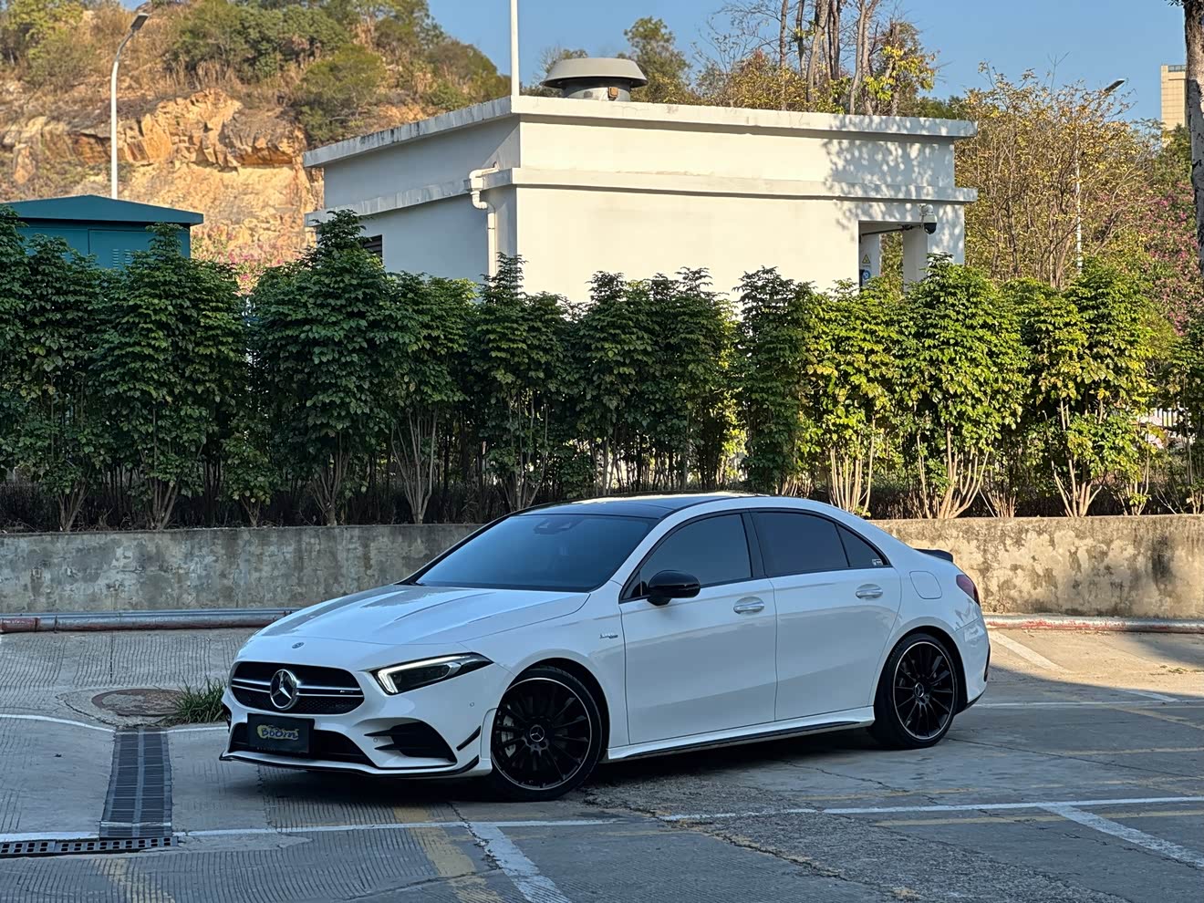Mercedes-Benz 2020 car image 