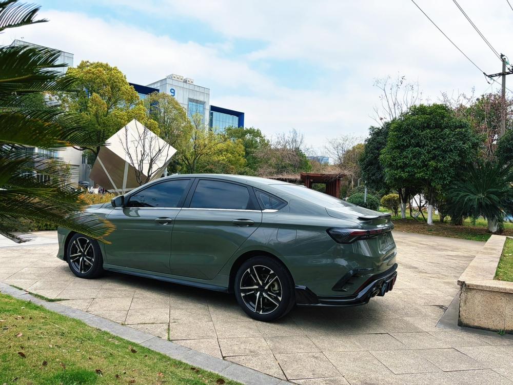 GEELY Binray 2022 image de voiture #4