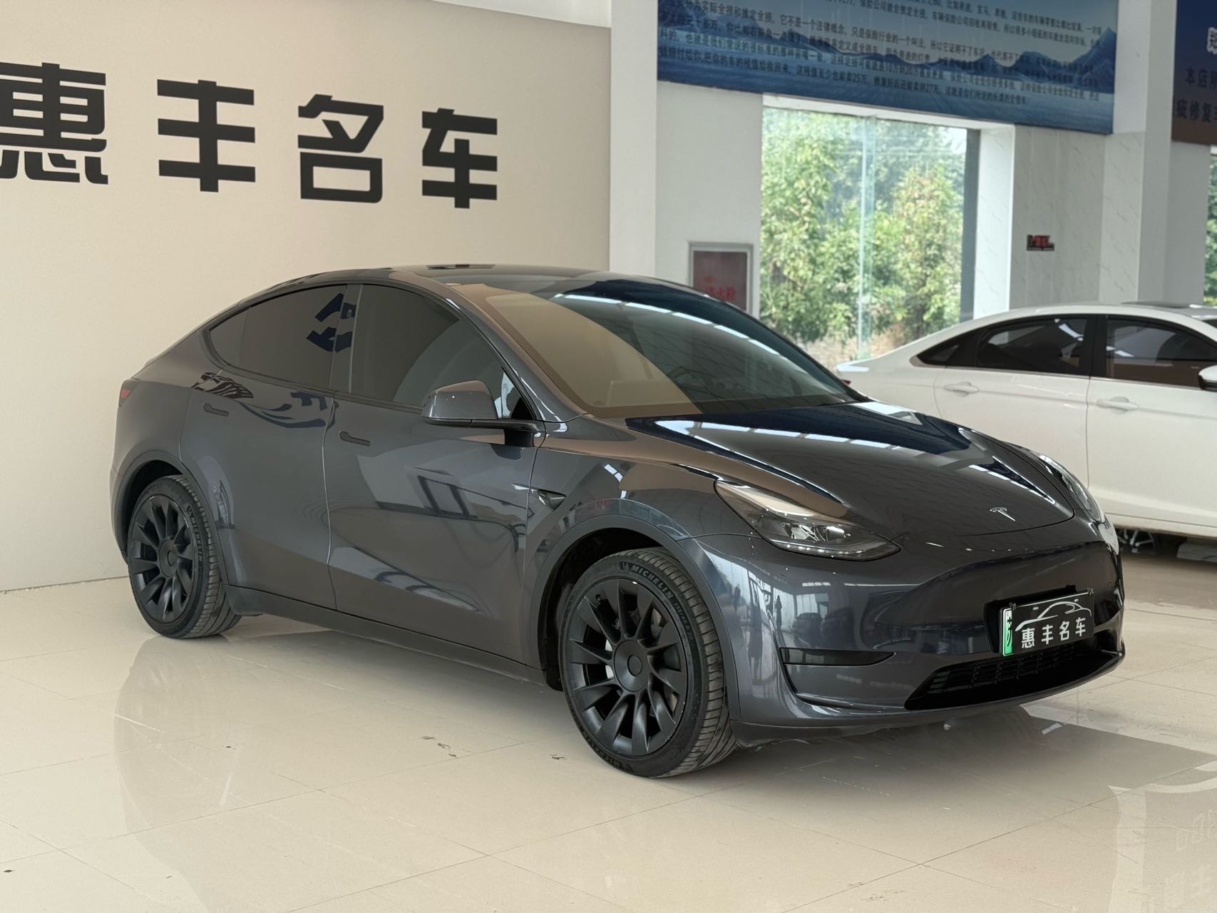Tesla Model Y 2024 #3 Tesla Model Y 2024 car image #3