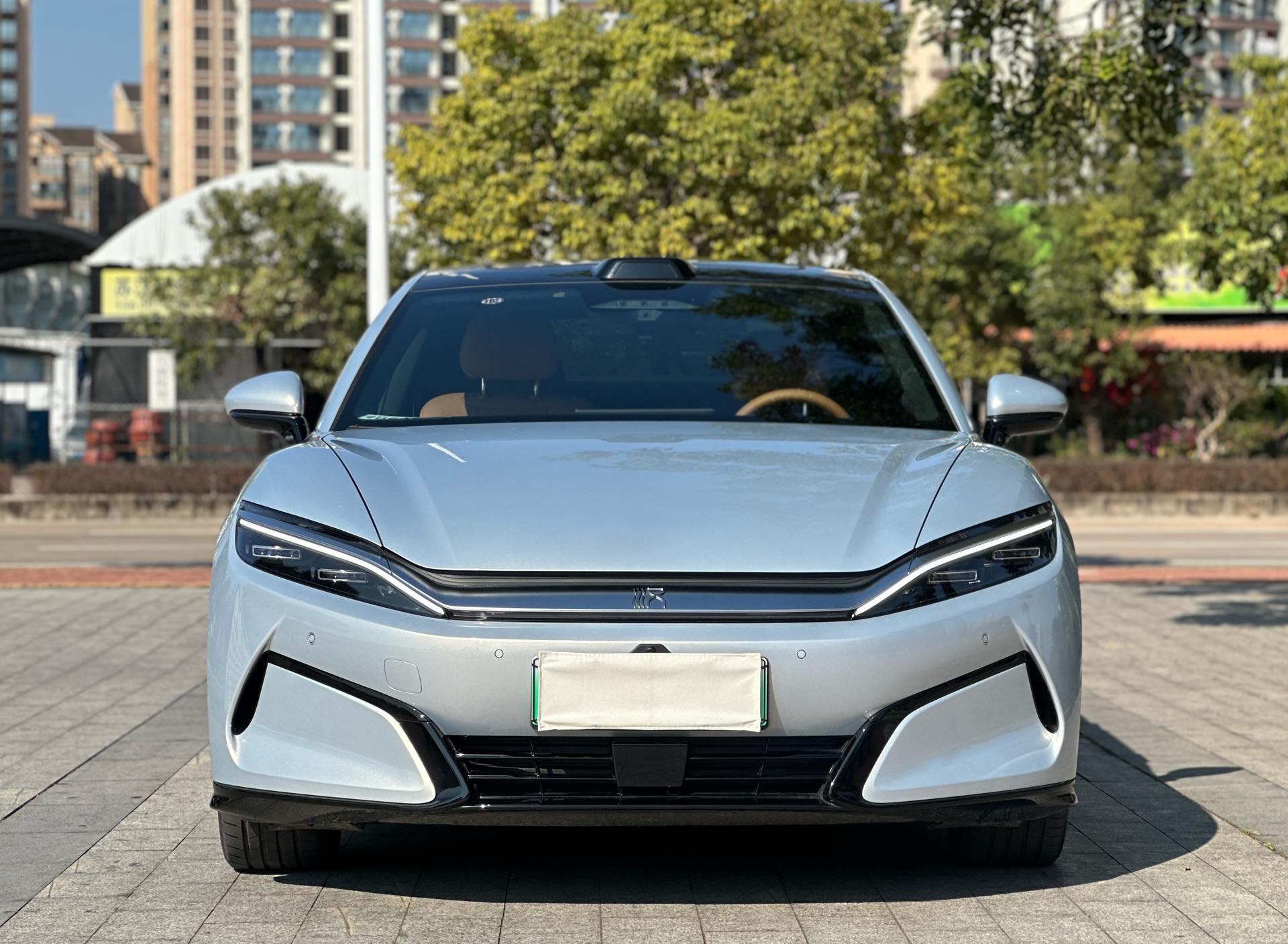 BYD HanL 2025 #2 BYD HanL 2025 car image #2