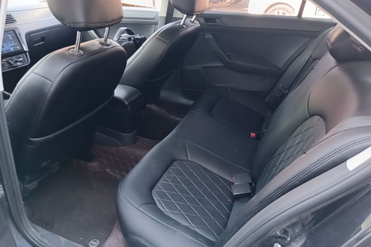 Volkswagen Santana 2018 car image #17