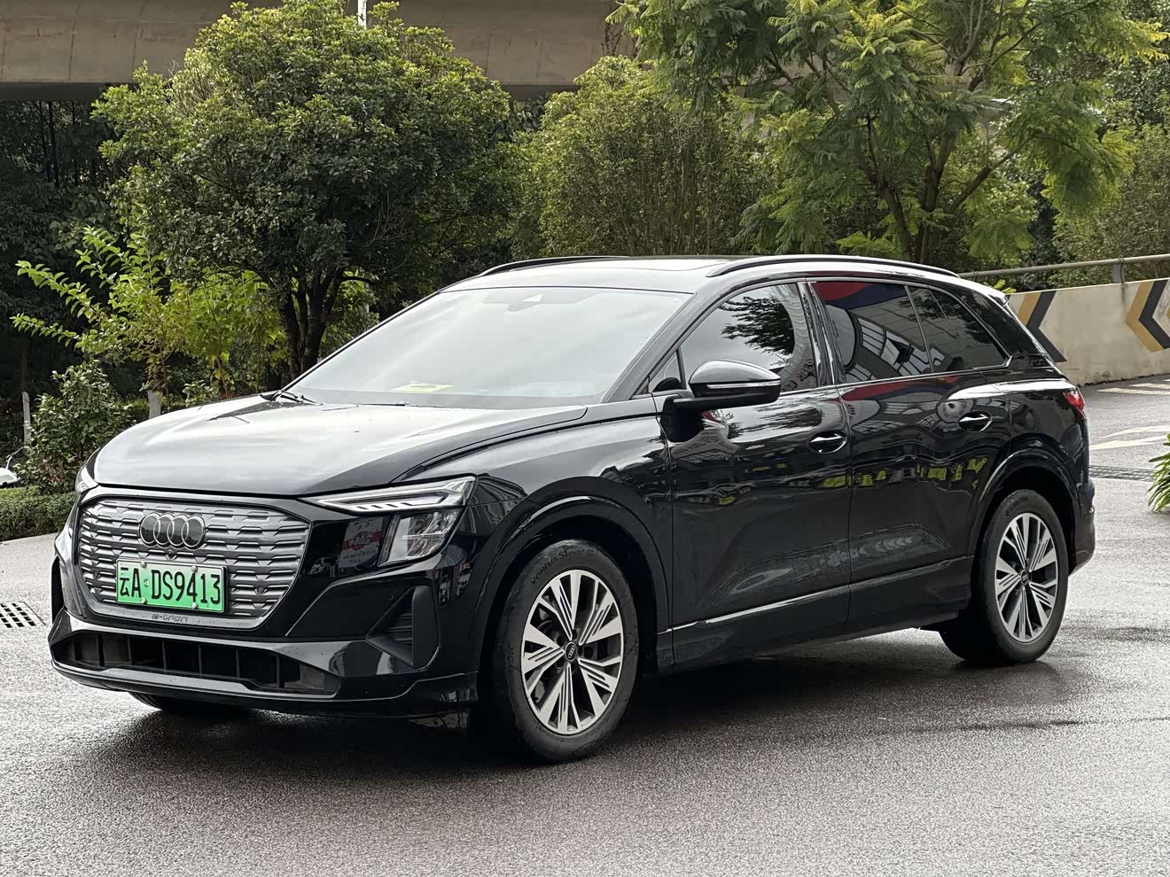 Audi Q5 e-tron 2024 Audi Q5 e-tron 2024 immagine di auto