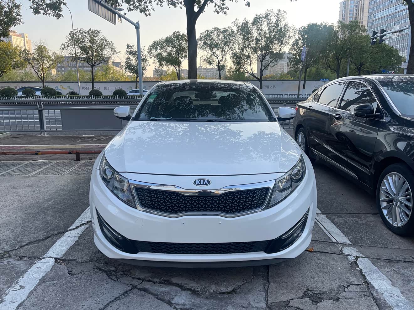 Kia K5 2012 car image 