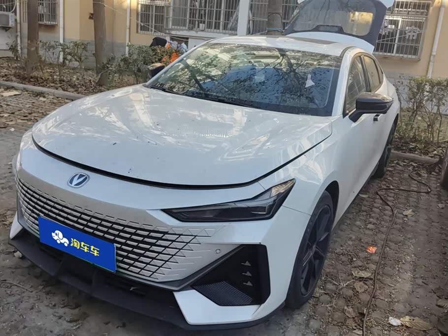 Changan UNI-V iDD 2023 car image 