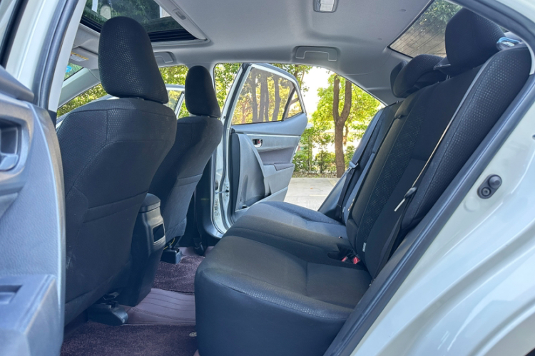 Toyota Corolla 2017 car image #10