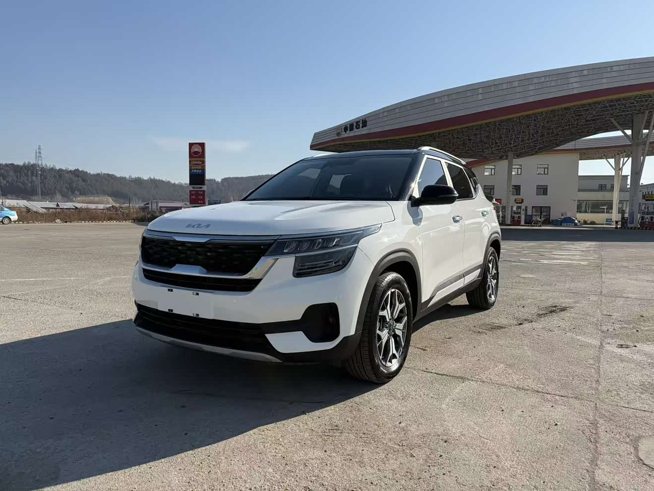 Kia Stonic 2022 汽车图片 