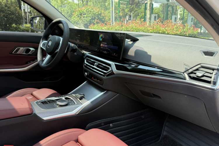BMW 3 Series 2024 #13 BMW 3 Series 2024 car image #13