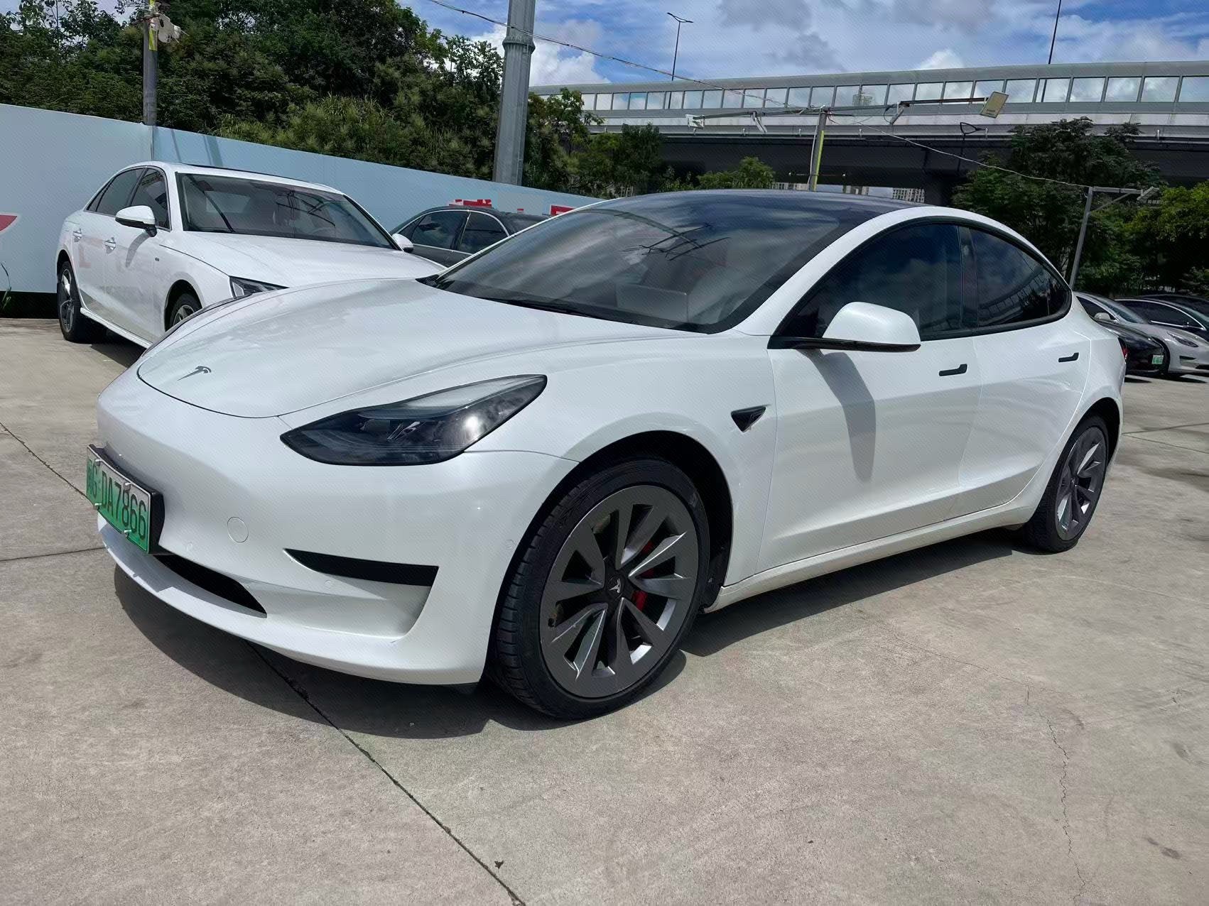 Tesla Model 3 2022 car image 