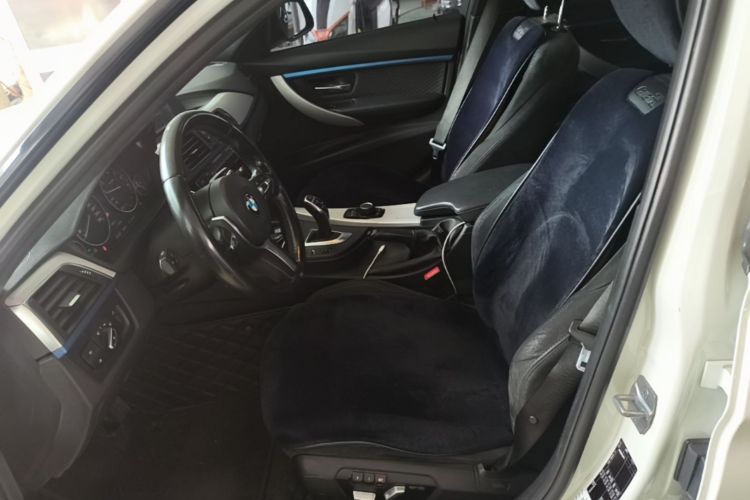 BMW 3 Series 2018 car image #15