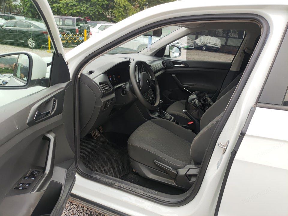 Volkswagen T-Cross 2023 imagen de coche #6