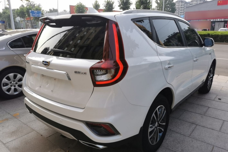 GEELY Vision X6 2019 immagine di auto #7
