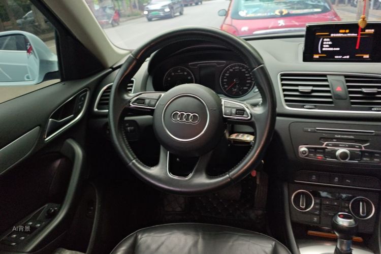 Audi Q3 2017 car image #12