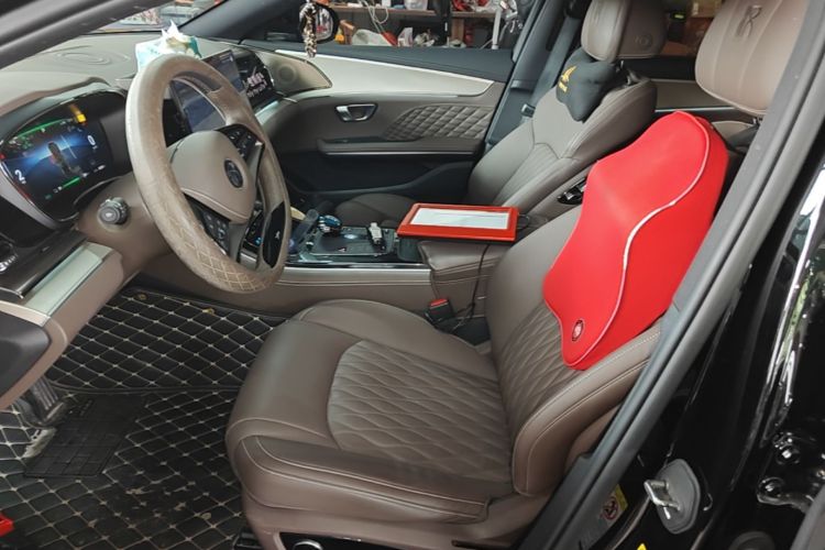BYD Han 2024 car image #15