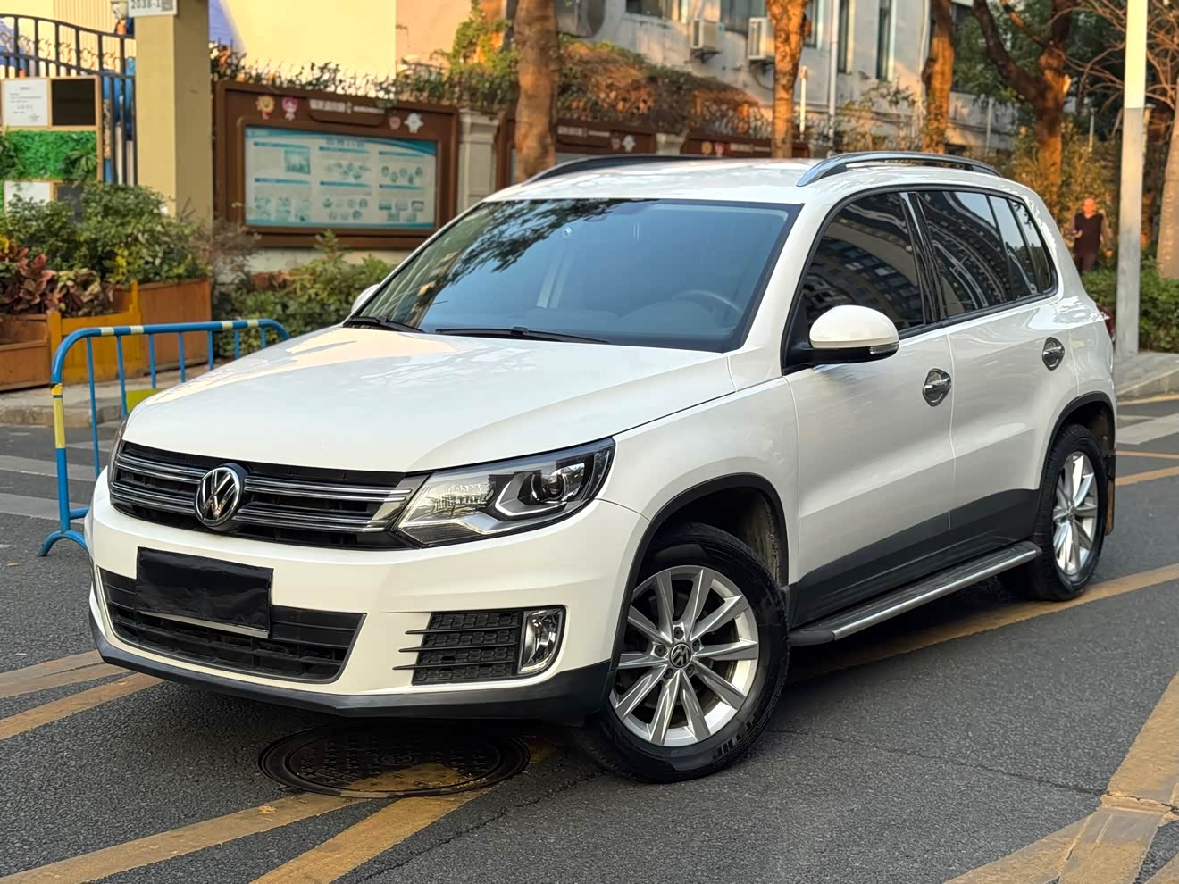 Volkswagen Tiguan 2015 Volkswagen Tiguan 2015 car image