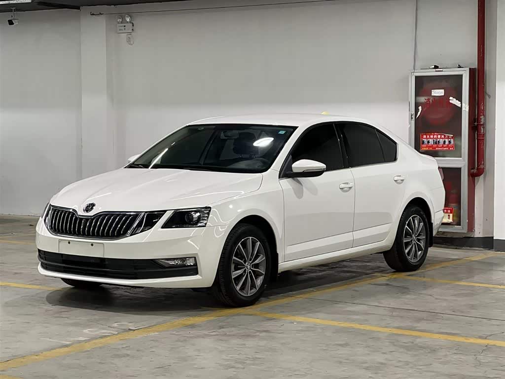 Skoda Octavia 2021 car image 