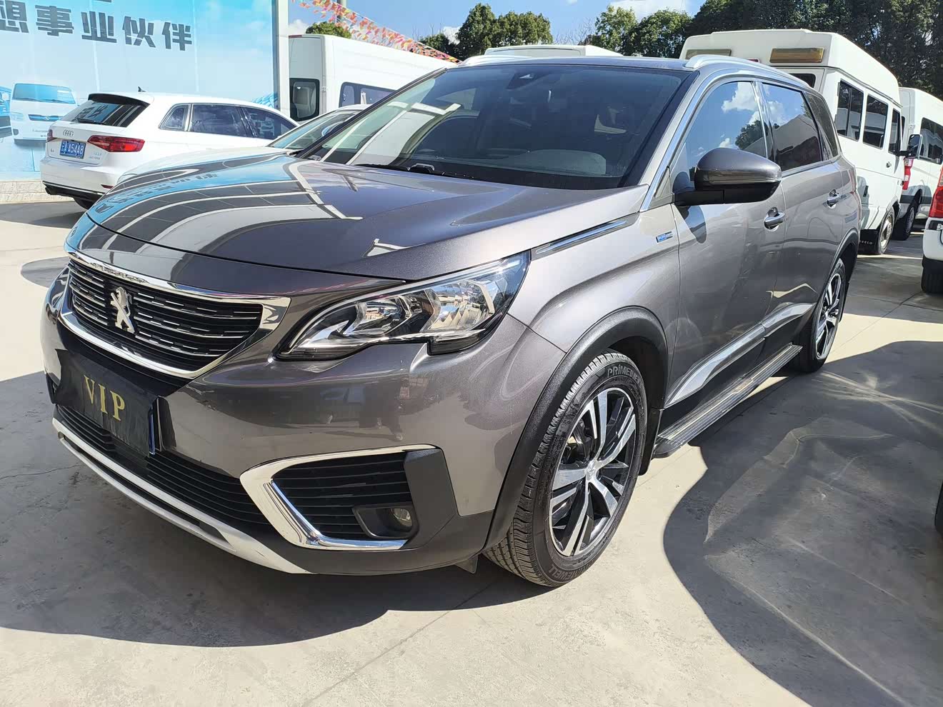 Peugeot 5008 2017 Peugeot 5008 2017 car image
