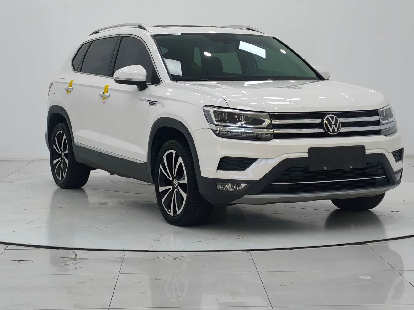 Volkswagen Tharu 2021 immagine di auto 