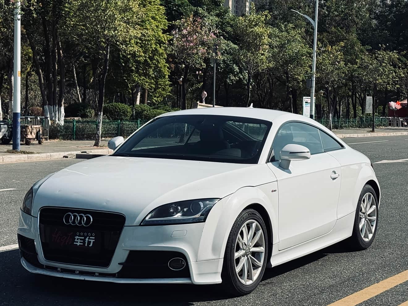 Audi TT 2014 Audi TT 2014 car image