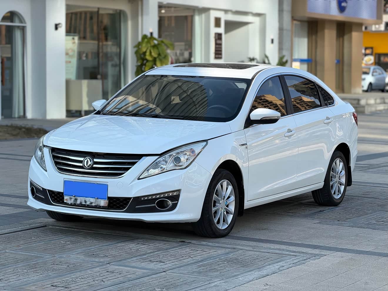 Forthing JOYEAR S50 2018 Forthing JOYEAR S50 2018 immagine di auto