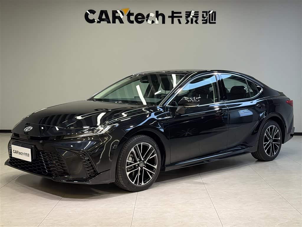 Toyota Camry 2025 car image 